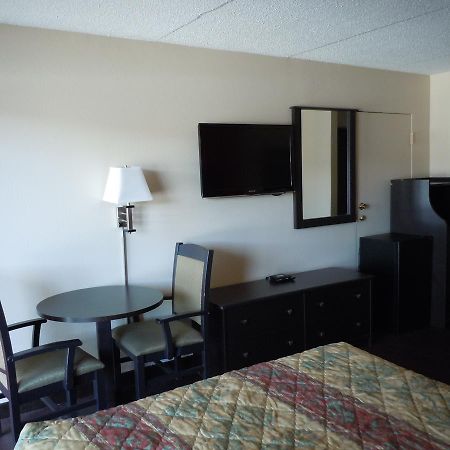 American Inn Anniston Extérieur photo